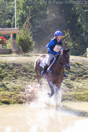 Imogen Murray on Shannondale Vintage