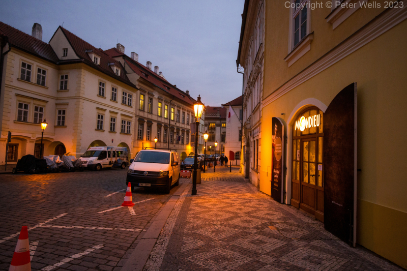 Evening in Maltezske nam