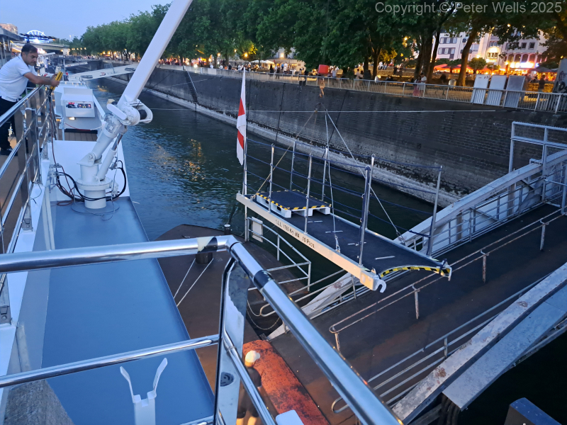 Leaving the mooring