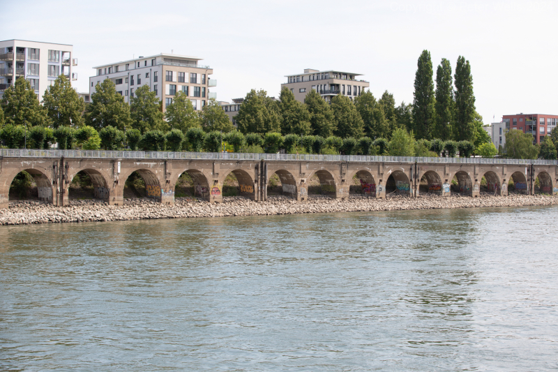 Promenade Arches