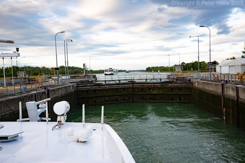 Waiting for the lock to fill